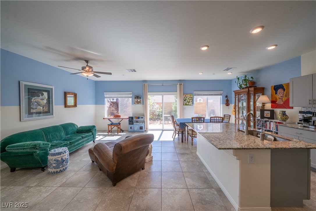 10983 Cambridge Lakes Avenue