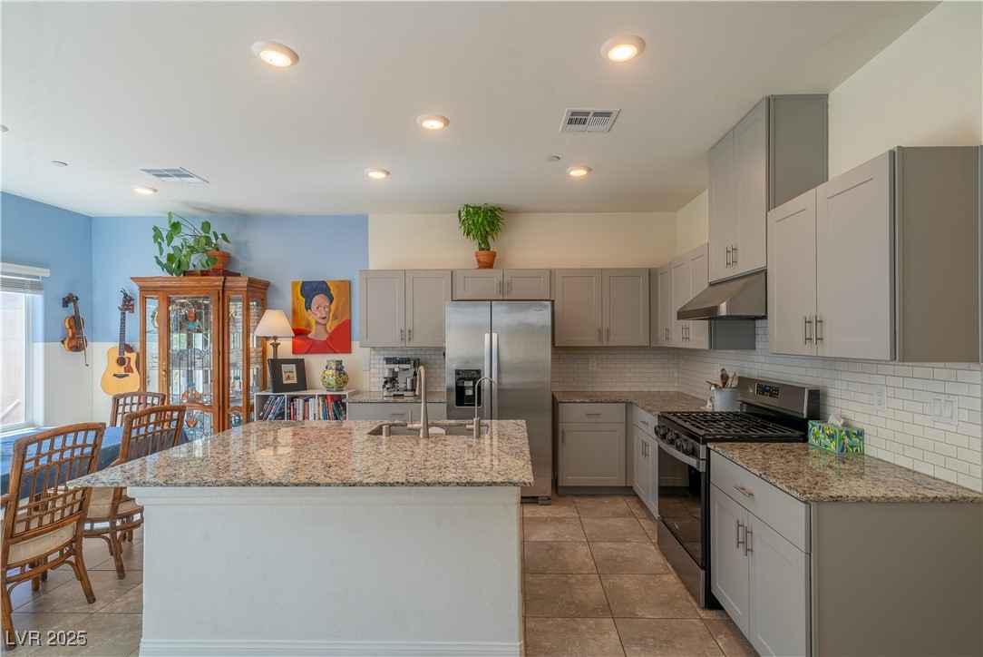 10983 Cambridge Lakes Avenue