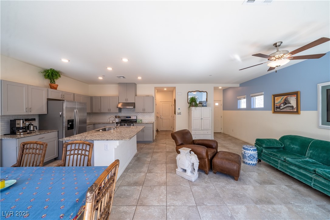 10983 Cambridge Lakes Avenue