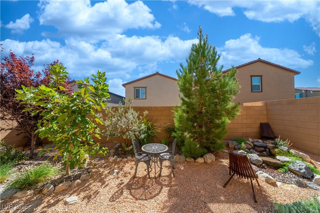 10983 Cambridge Lakes Avenue