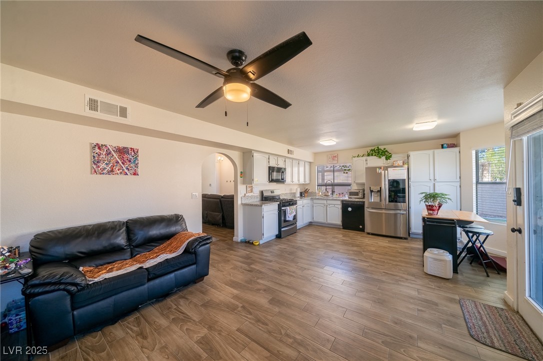 5620 Desert Creek Way