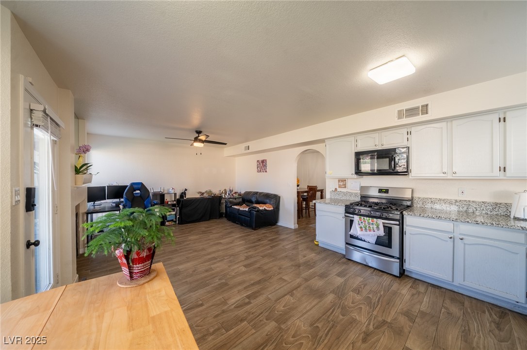 5620 Desert Creek Way