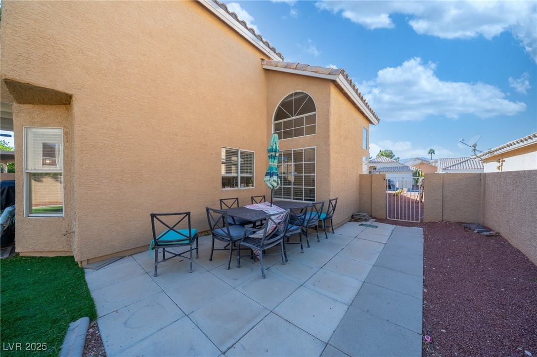 5620 Desert Creek Way