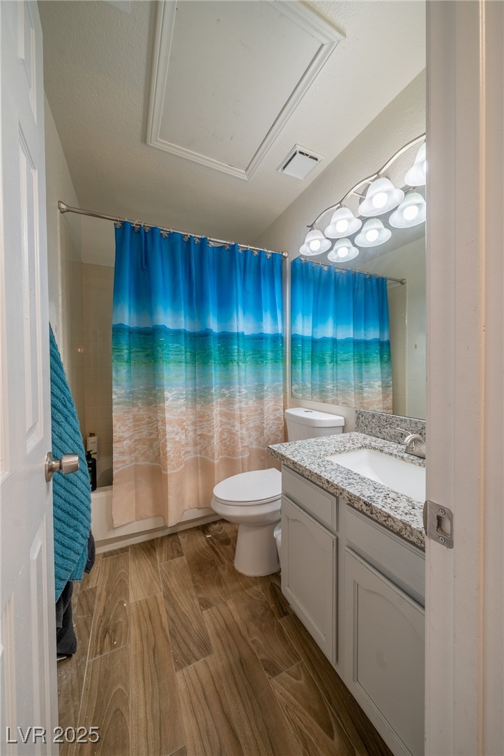 5620 Desert Creek Way