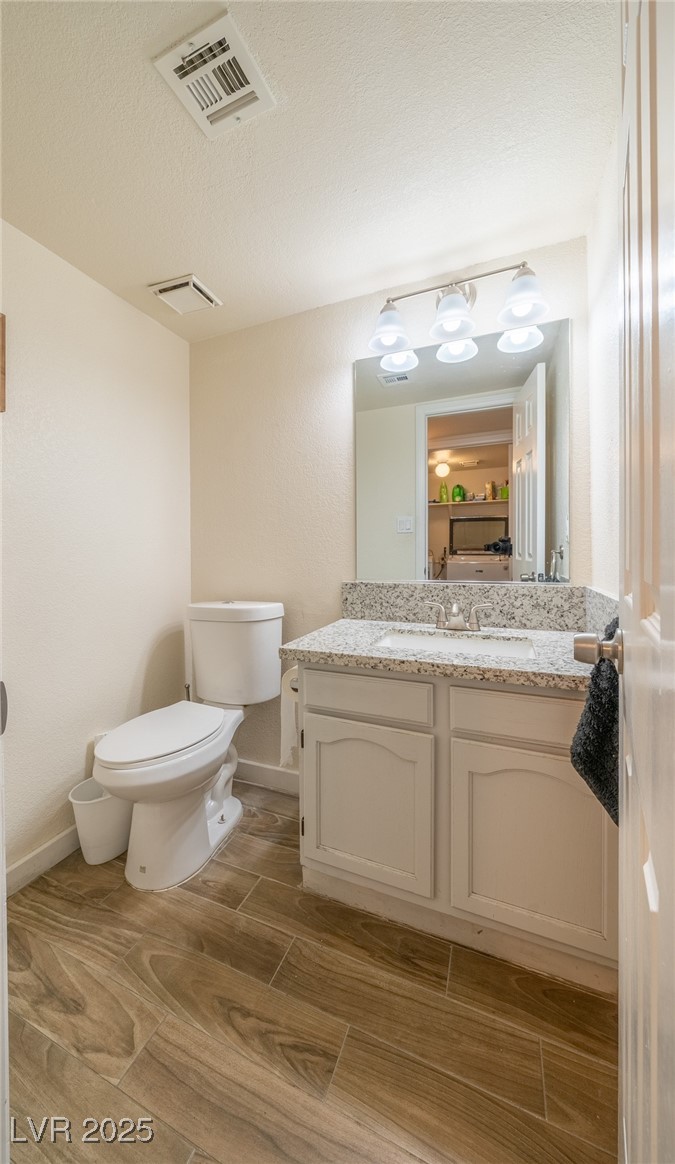 5620 Desert Creek Way