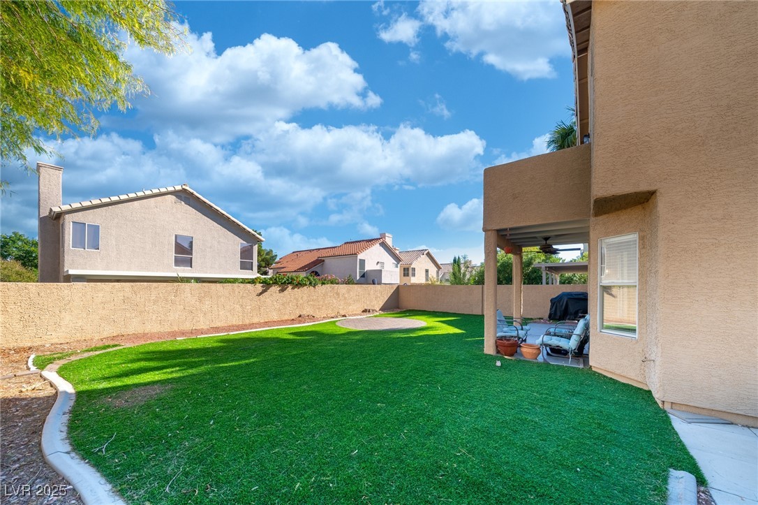 5620 Desert Creek Way