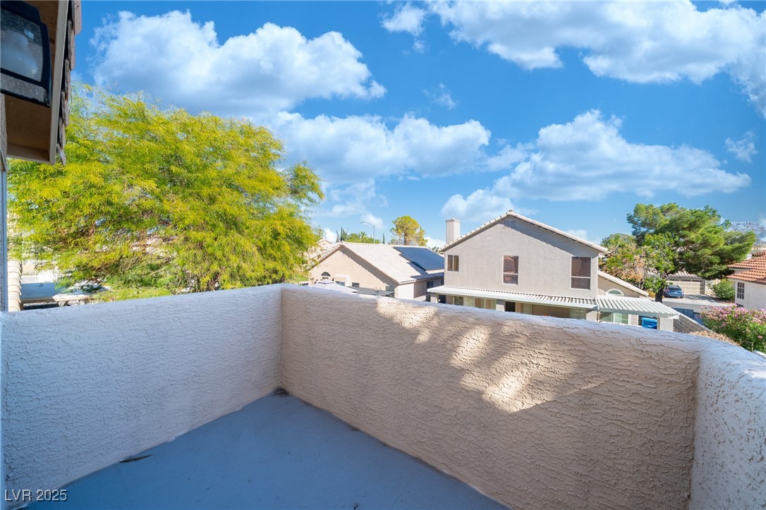 5620 Desert Creek Way