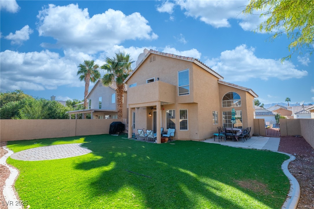 5620 Desert Creek Way