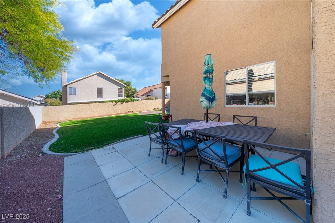 5620 Desert Creek Way