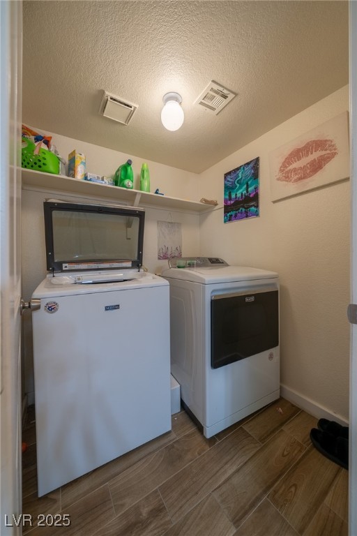 5620 Desert Creek Way