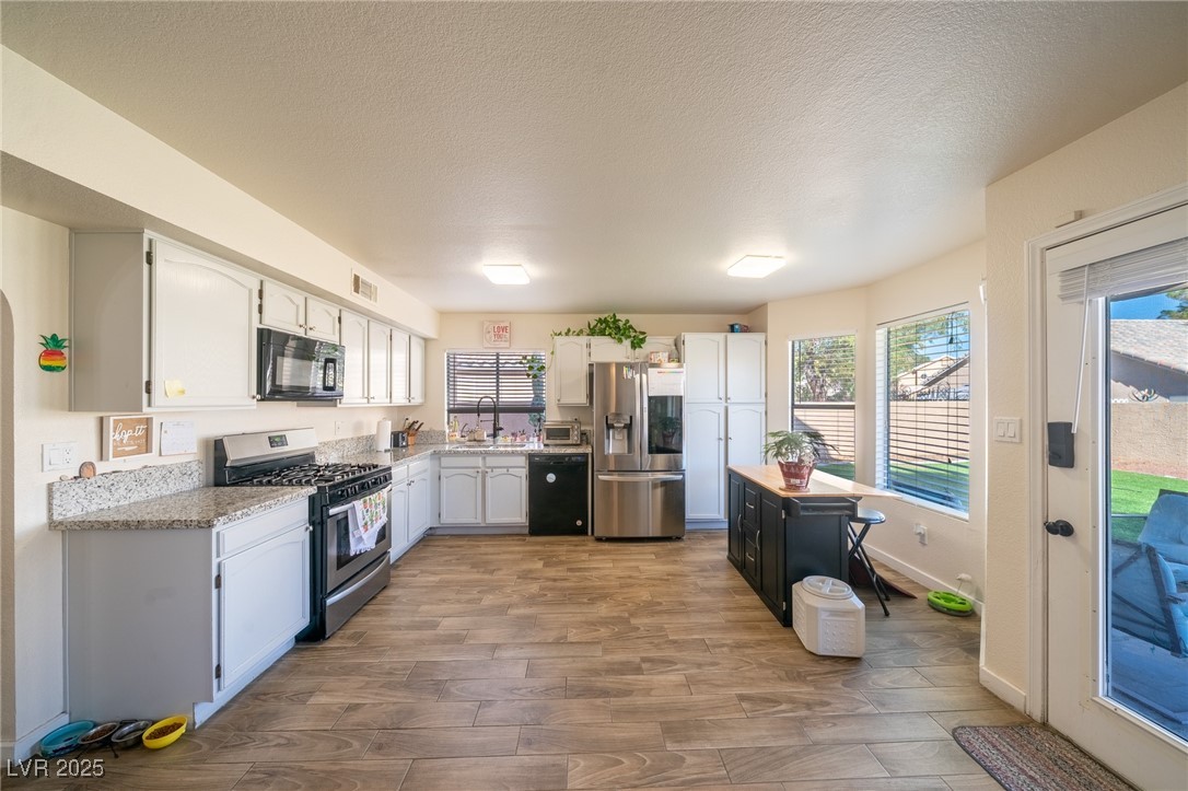 5620 Desert Creek Way