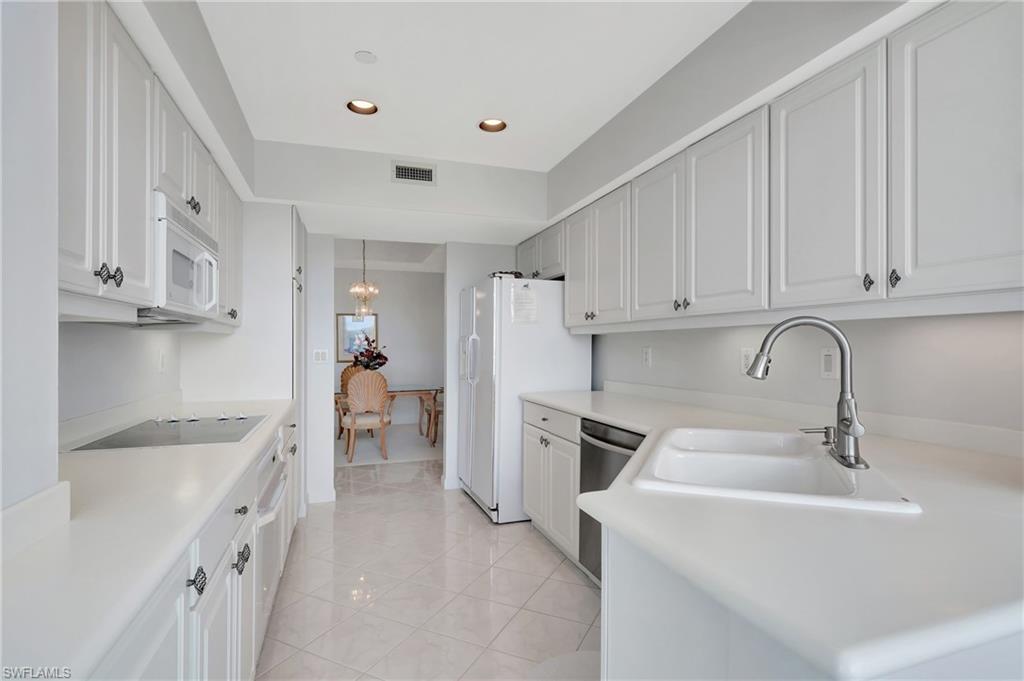 4255 Gulf Shore BLVD N # 503, NAPLES FL, 34103