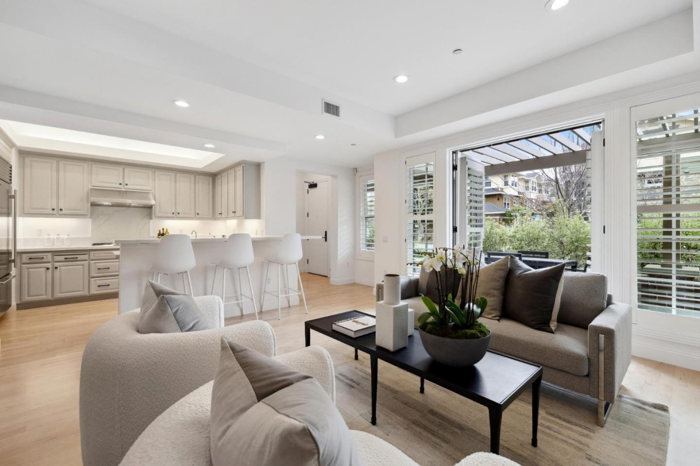 325 Channing AVE 118