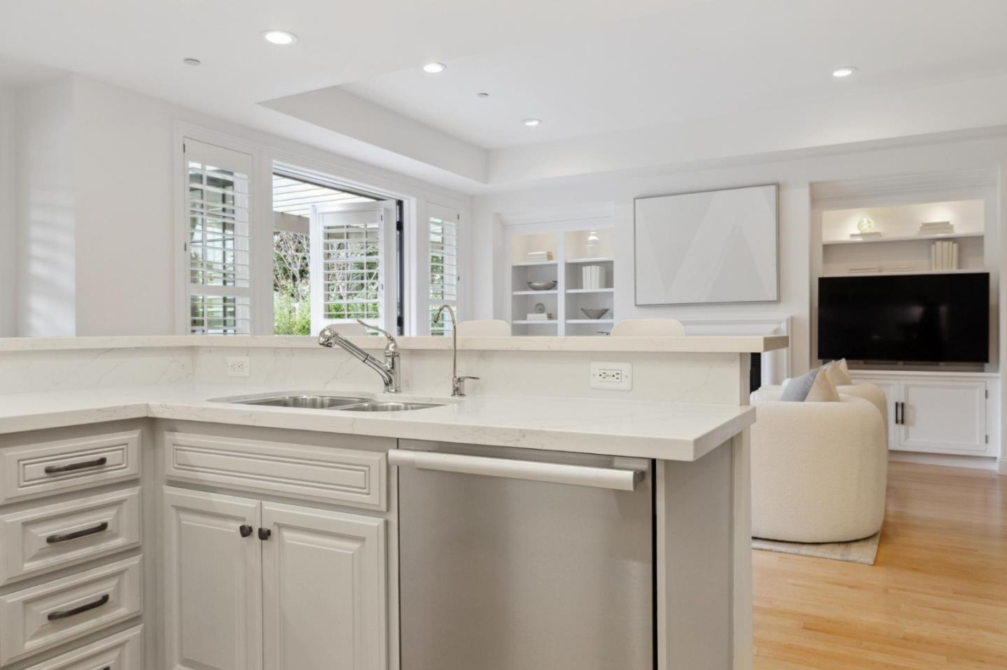 325 Channing AVE 118