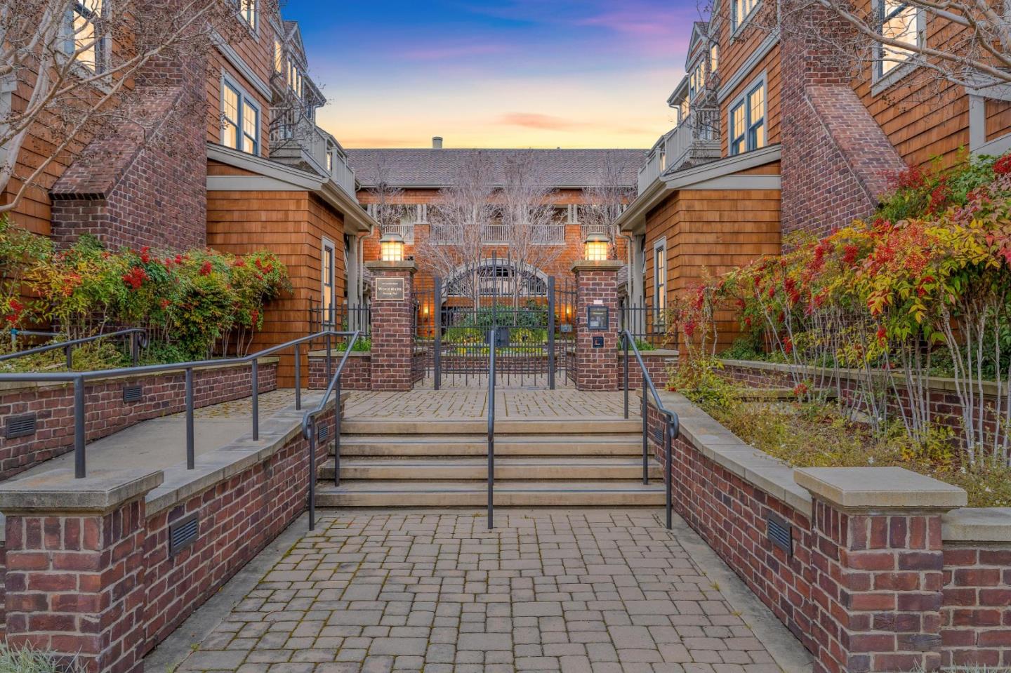 325 Channing AVE 118