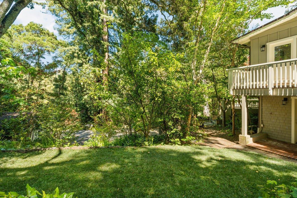 1077 Portola RD