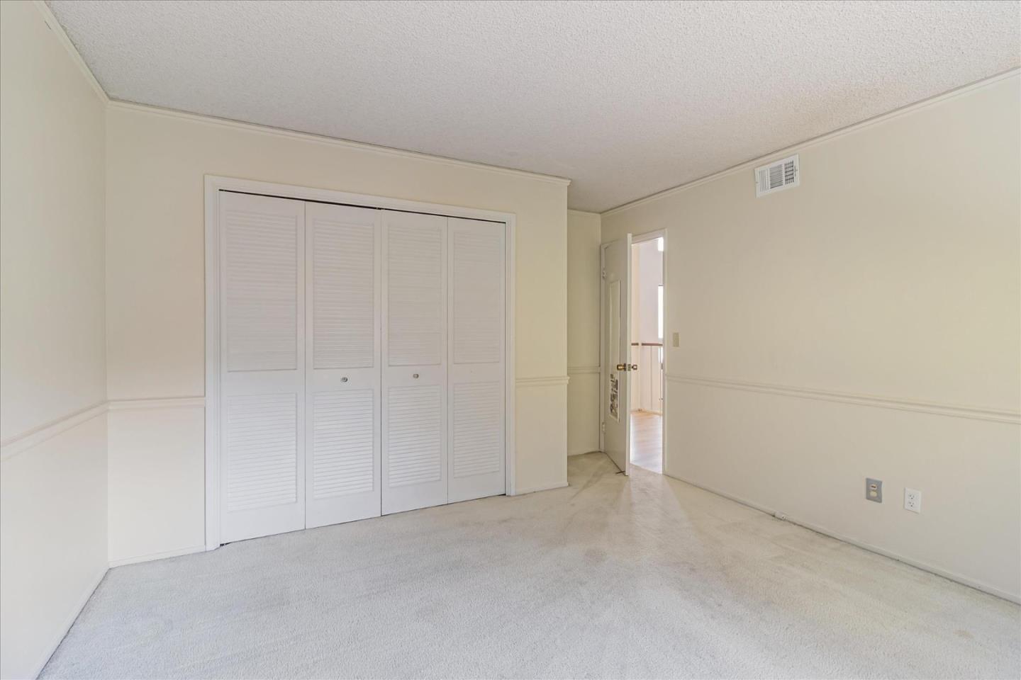 544 Sand Hill CIR