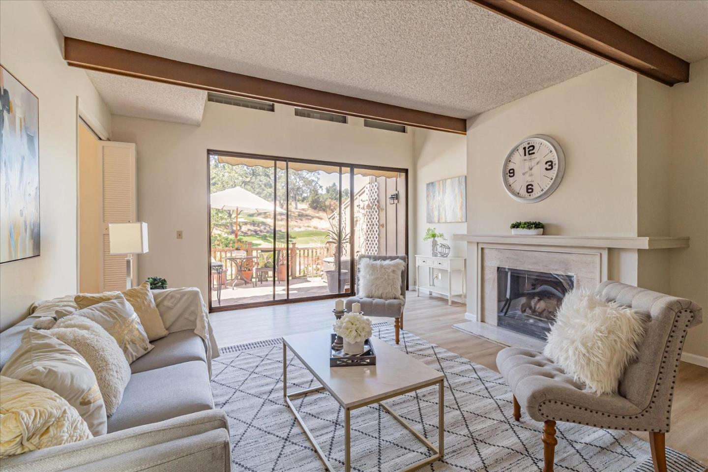 544 Sand Hill CIR