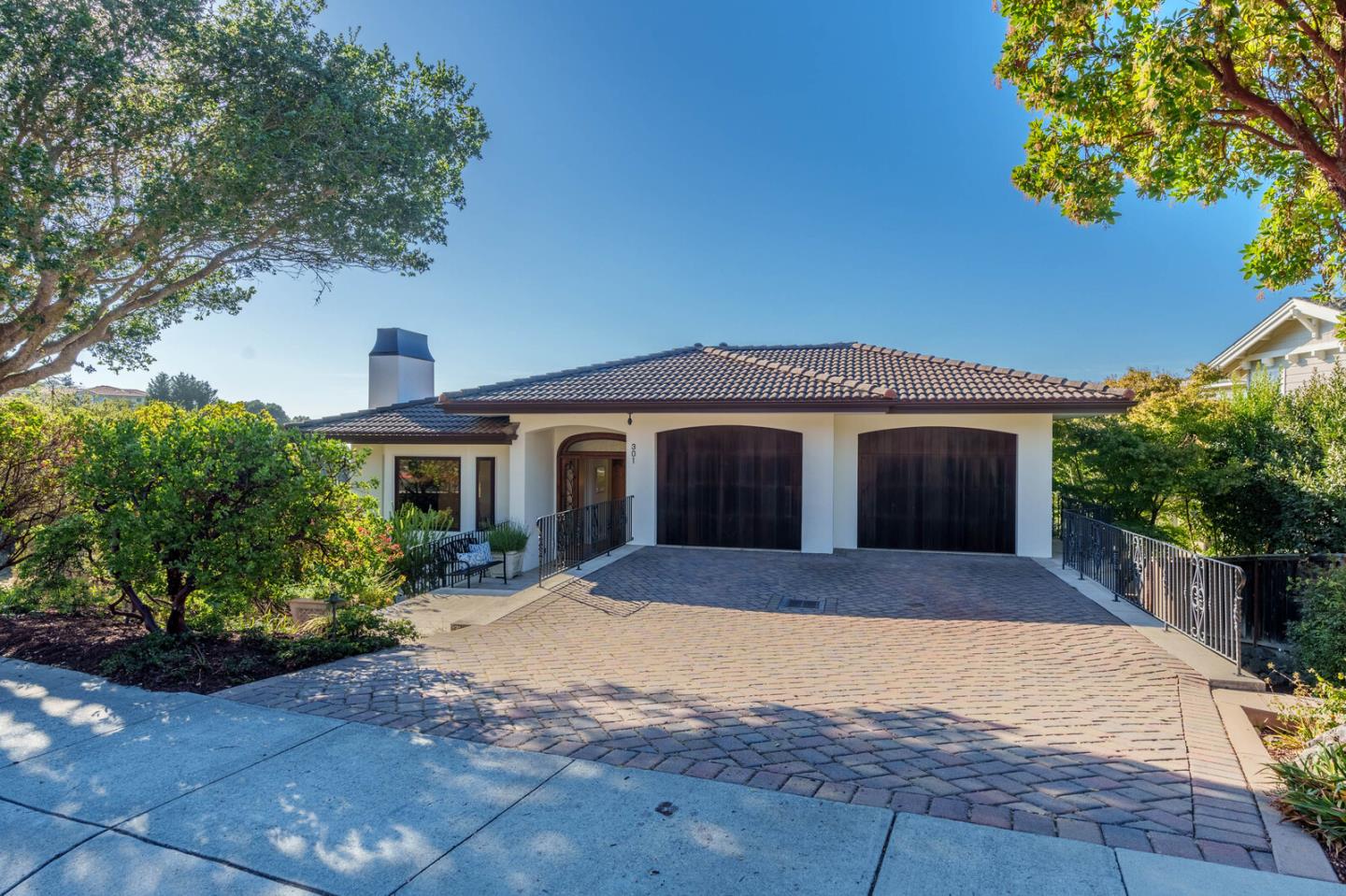 301 Ventana WAY