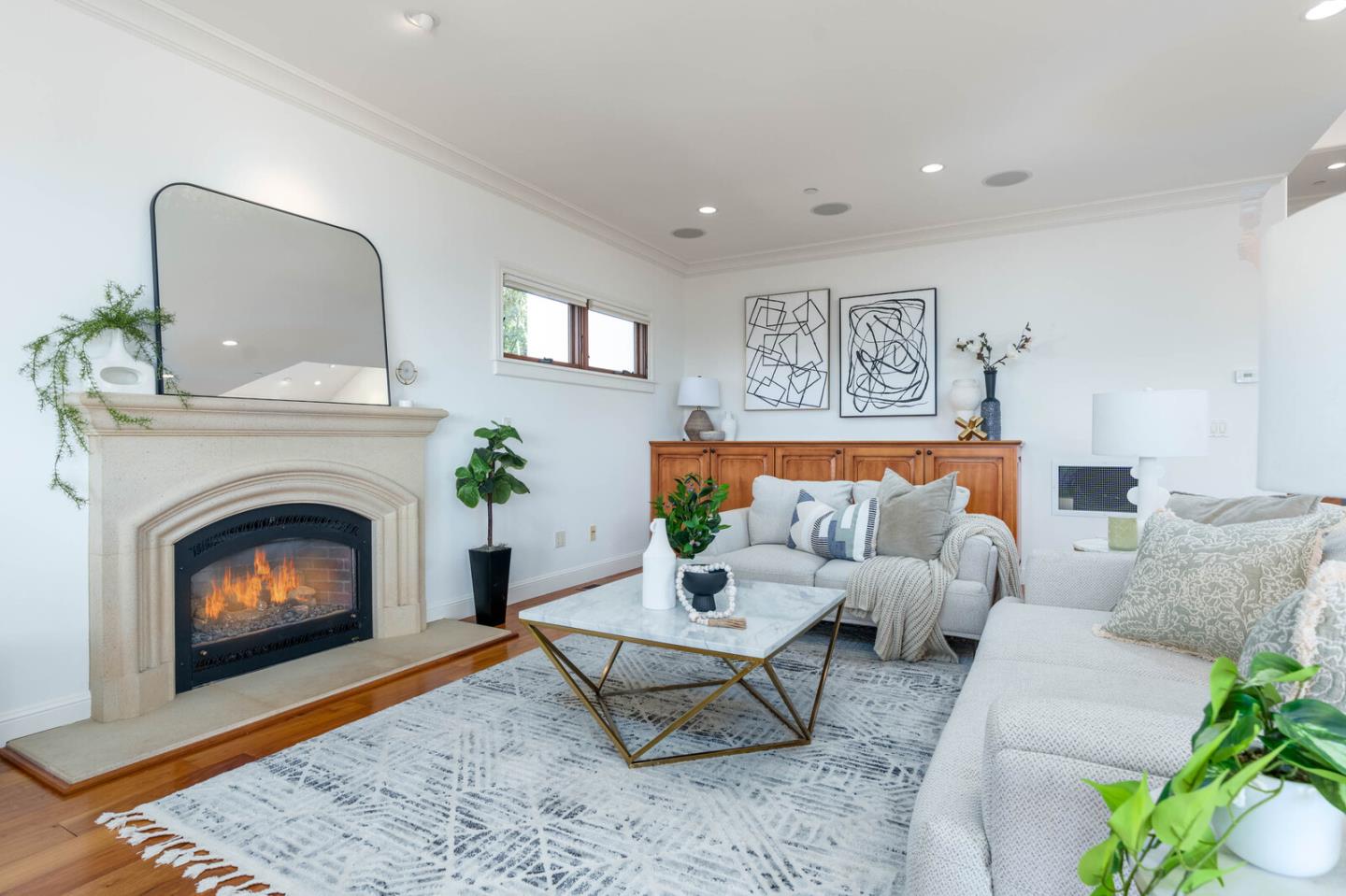 301 Ventana WAY