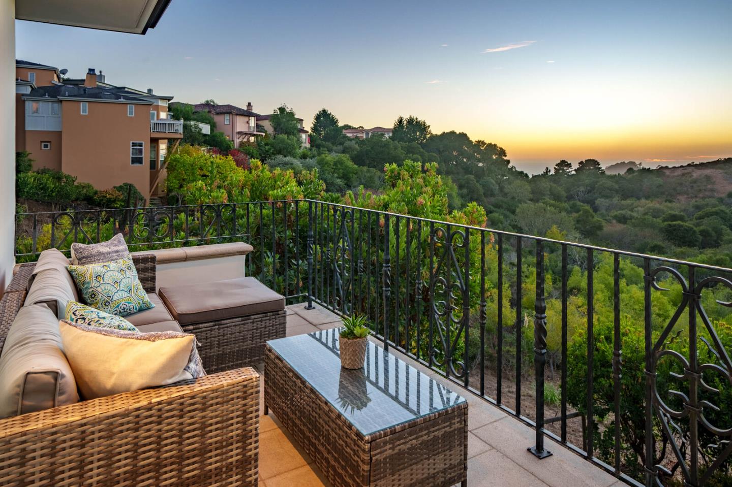 301 Ventana WAY