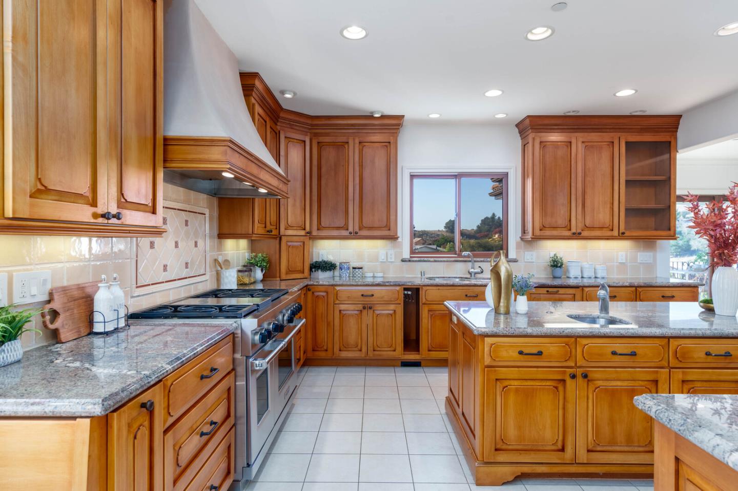 301 Ventana WAY