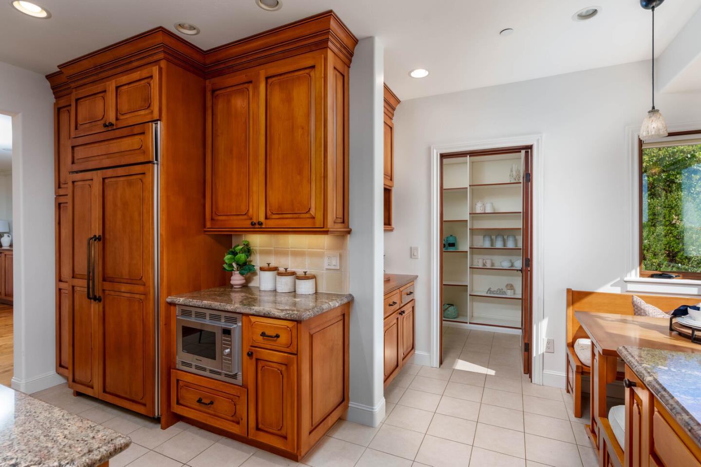 301 Ventana WAY