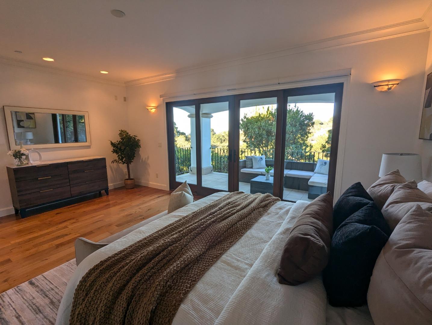 301 Ventana WAY