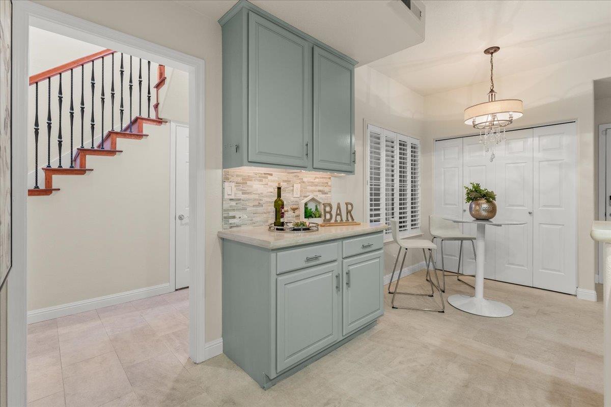 151 Orchard Oak CIR