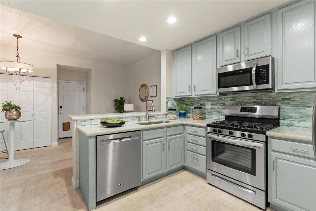 151 Orchard Oak CIR