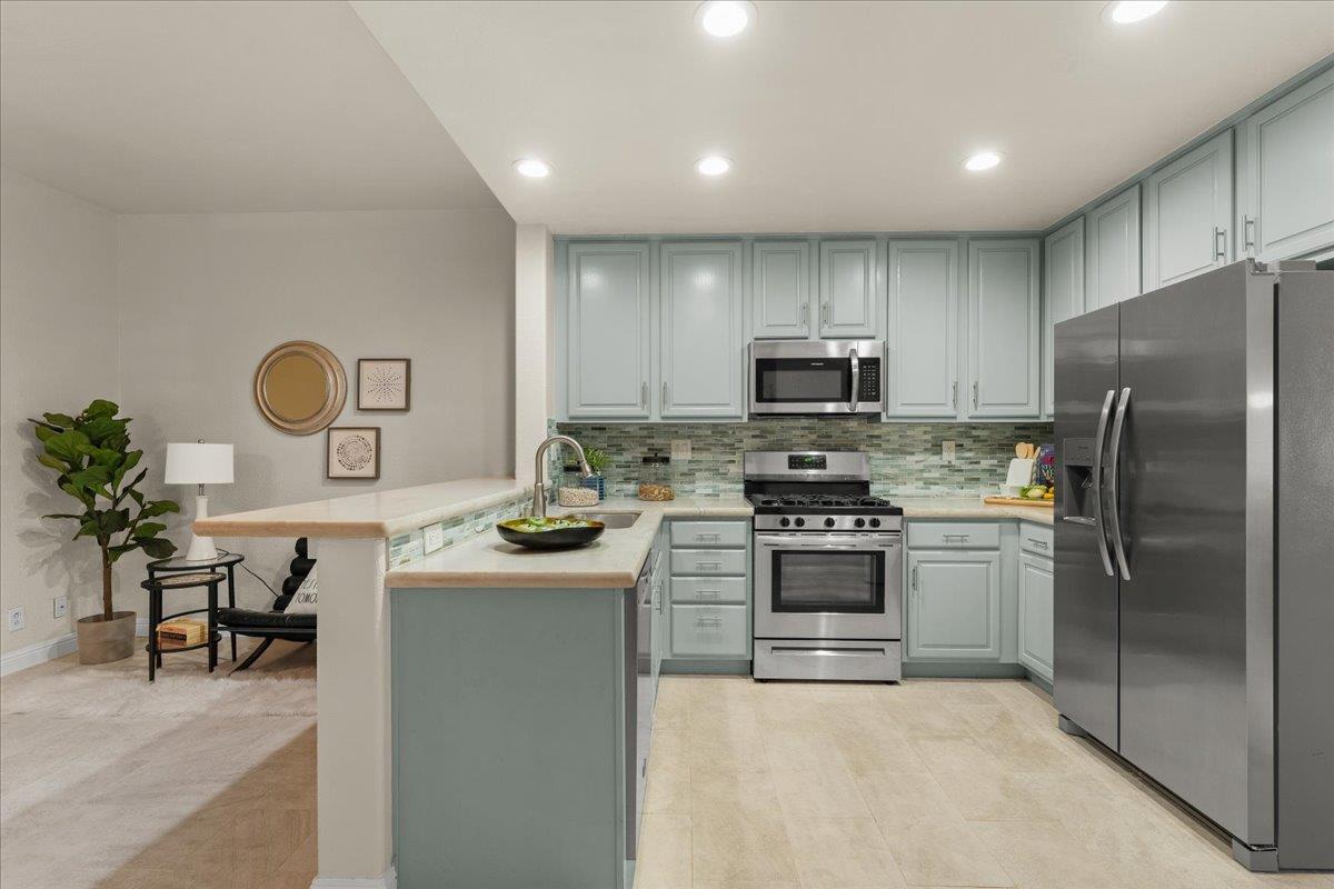 151 Orchard Oak CIR