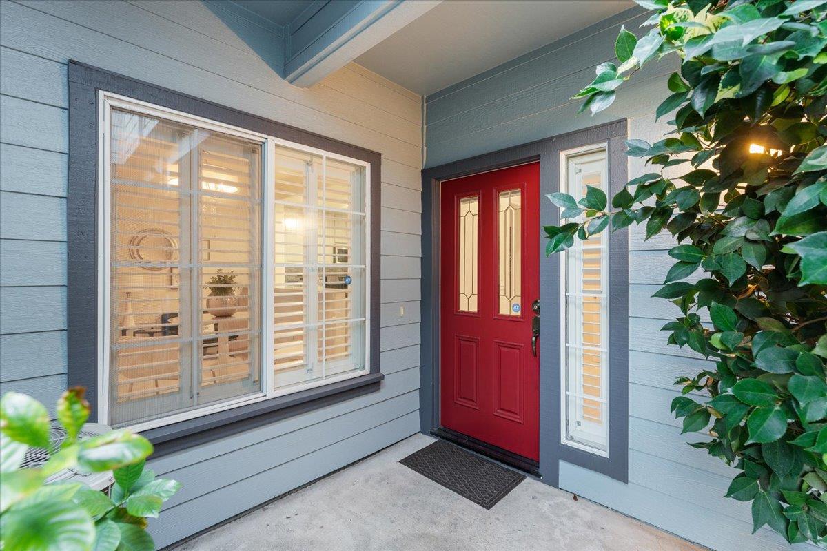 151 Orchard Oak CIR