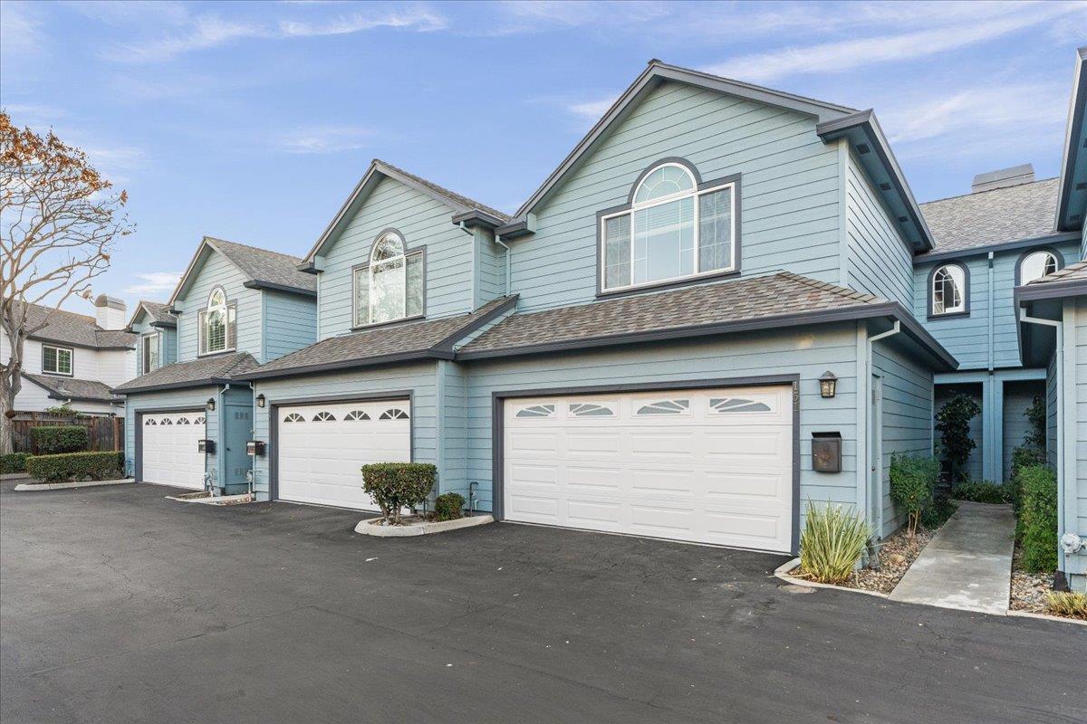 151 Orchard Oak CIR