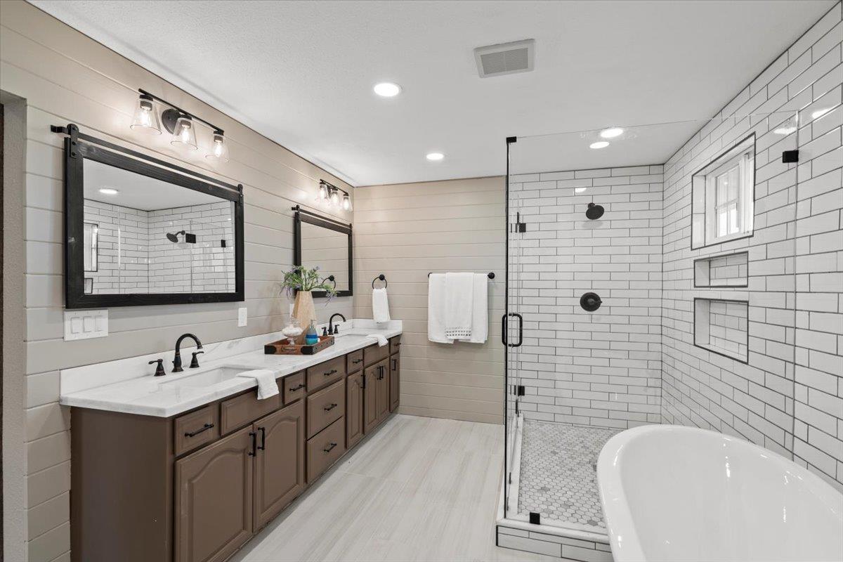 16385 Jackson Oaks DR