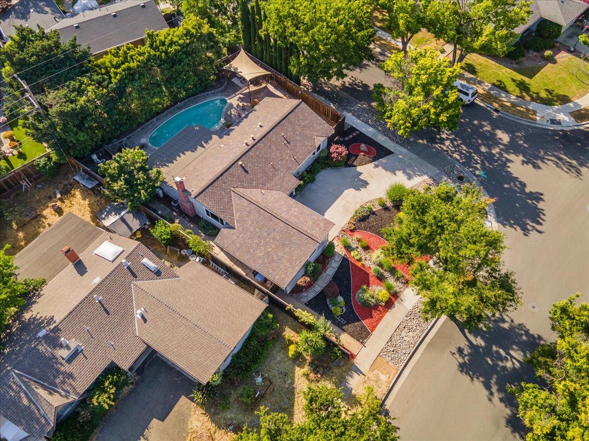 5105 Esther DR