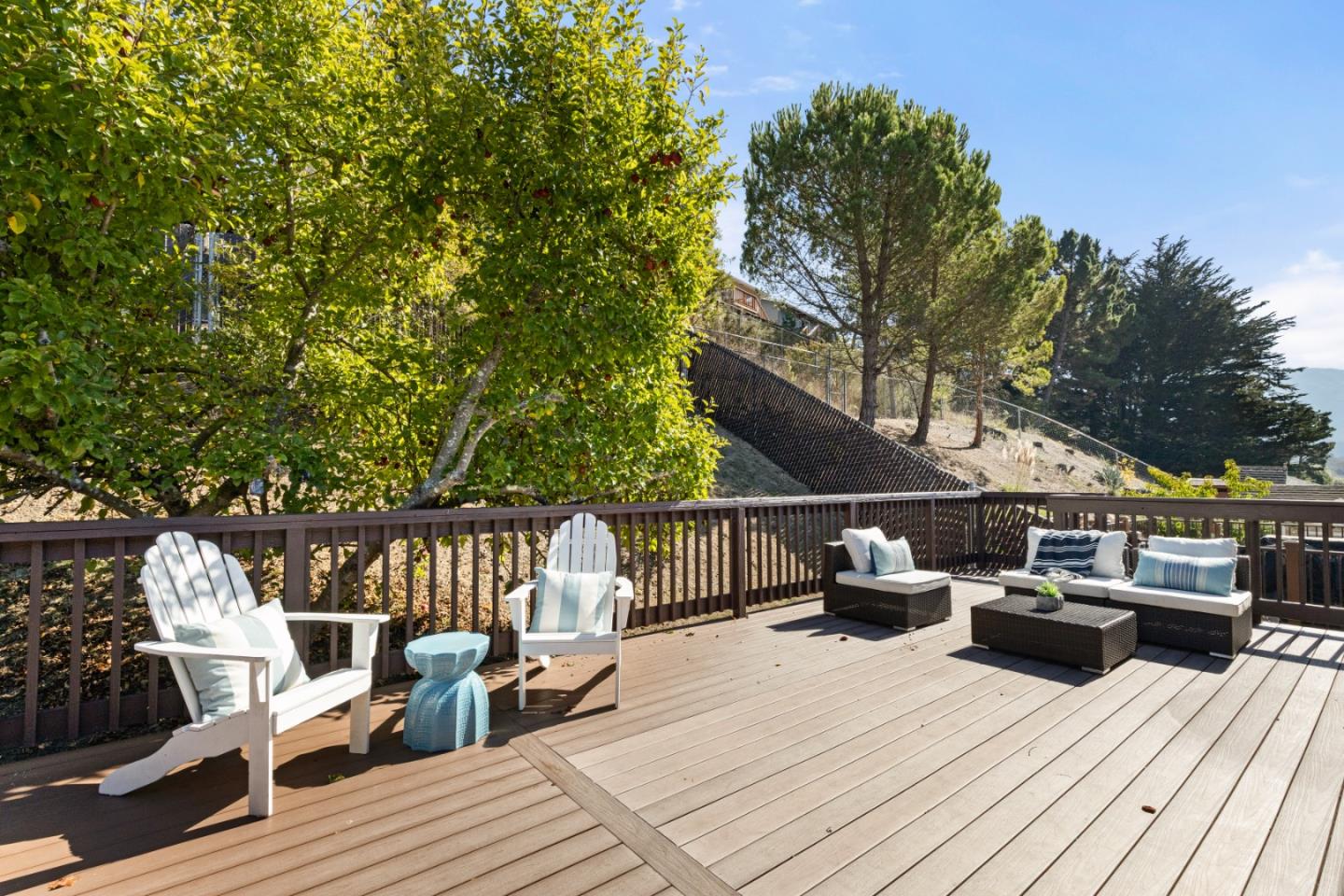 1136 Oddstad Boulevard