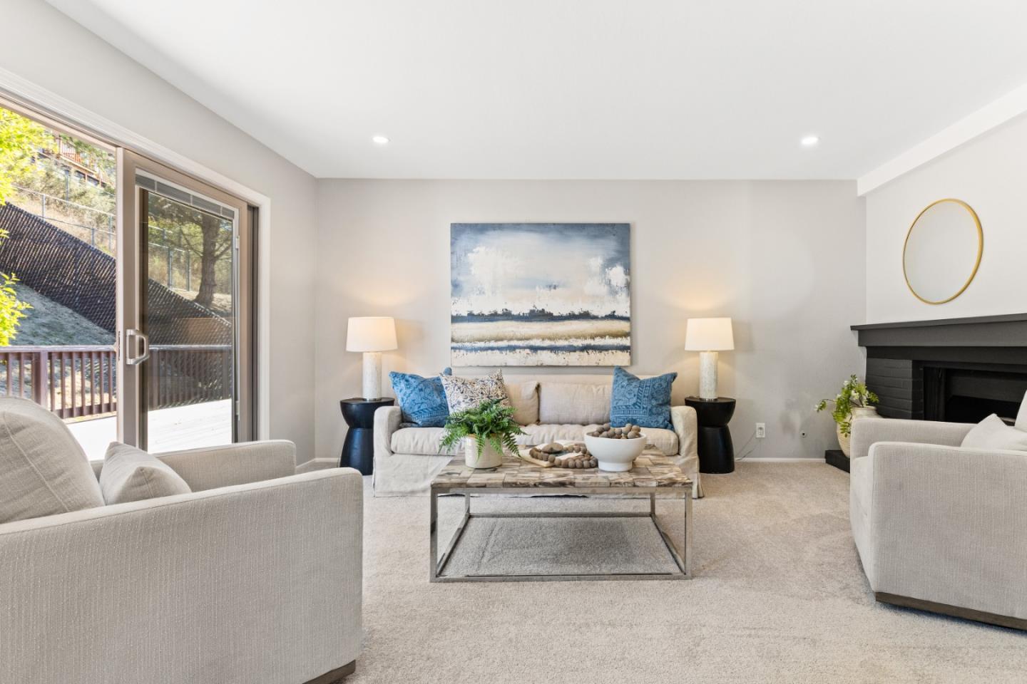 1136 Oddstad Boulevard