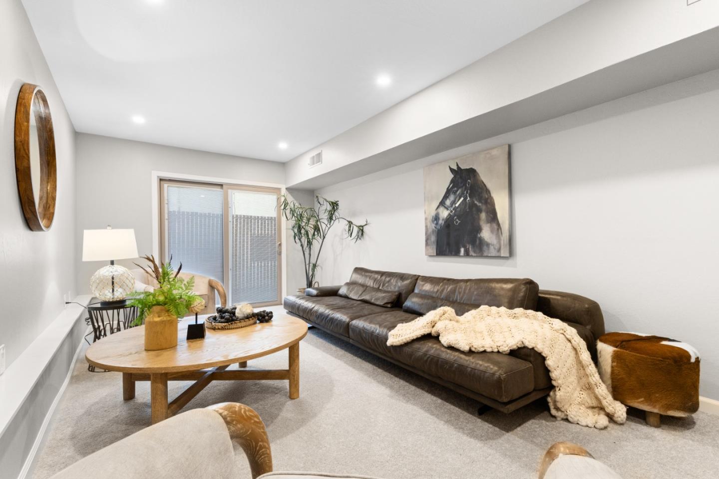 1136 Oddstad Boulevard