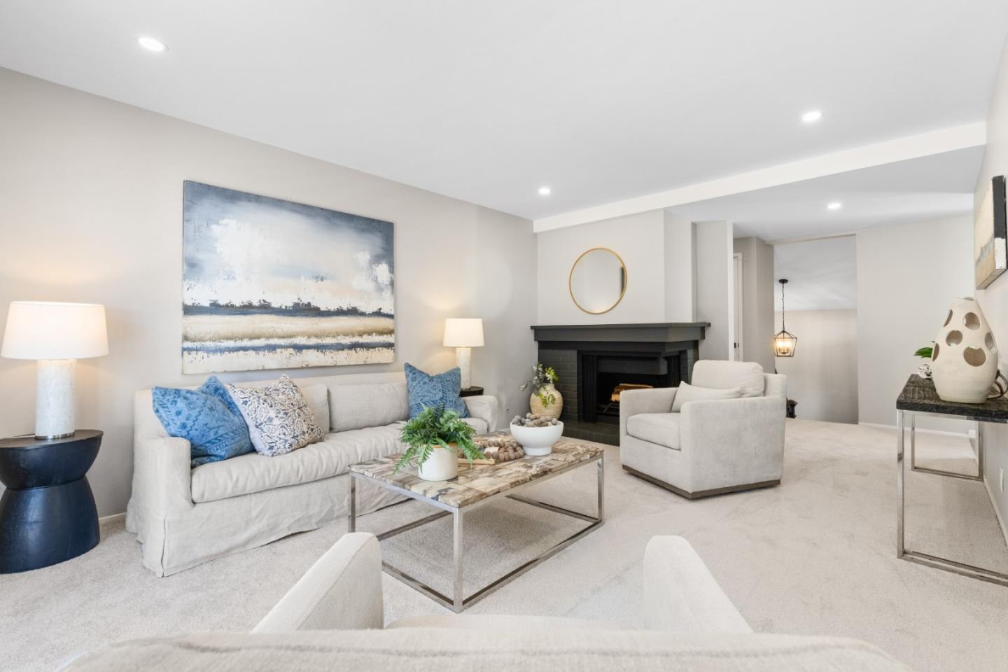 1136 Oddstad Boulevard