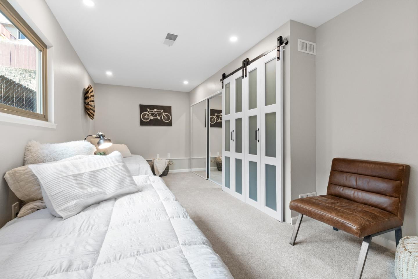 1136 Oddstad Boulevard