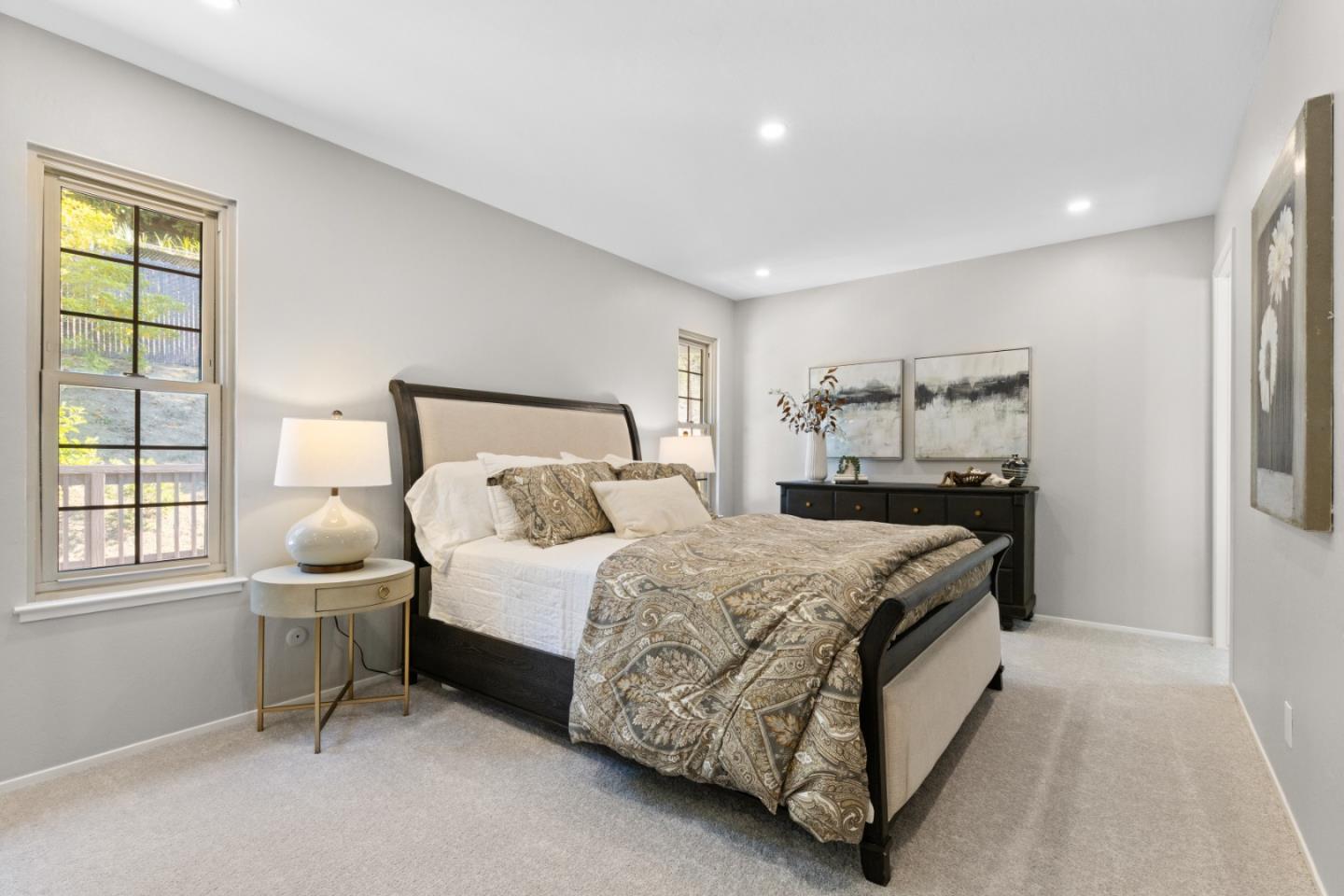 1136 Oddstad Boulevard