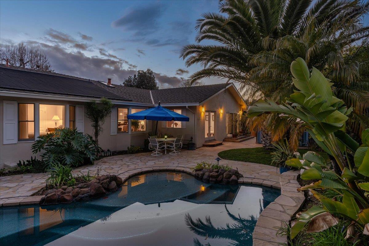 19095 Saratoga Glen Place