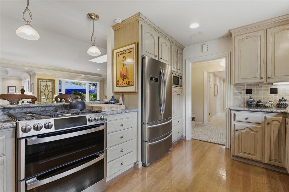 19095 Saratoga Glen Place