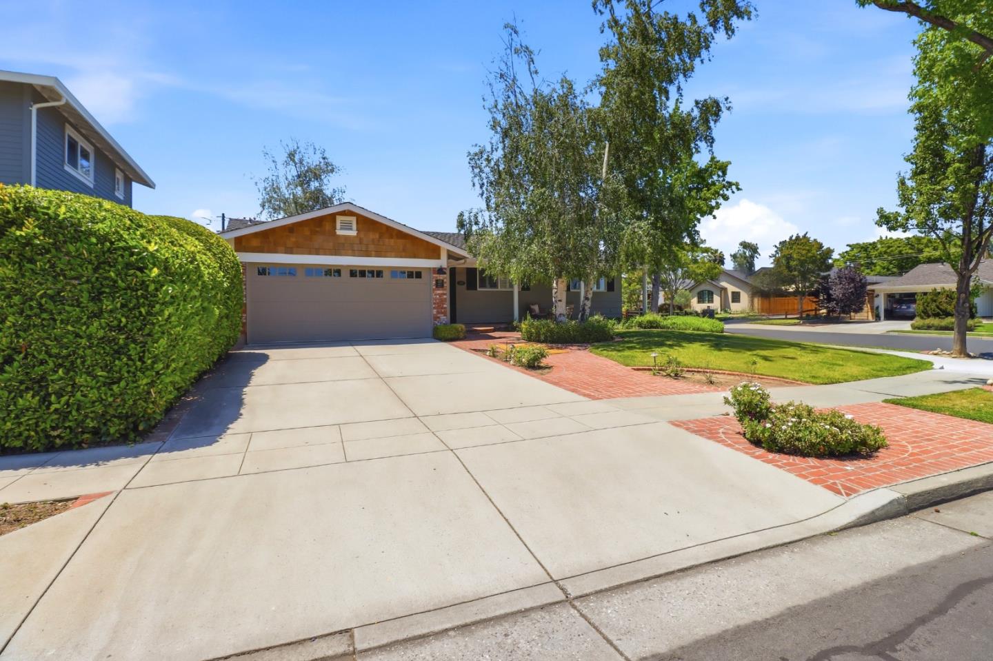 227 Howes Drive