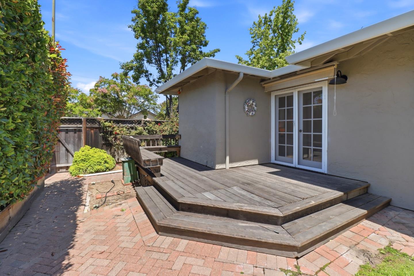 227 Howes Drive