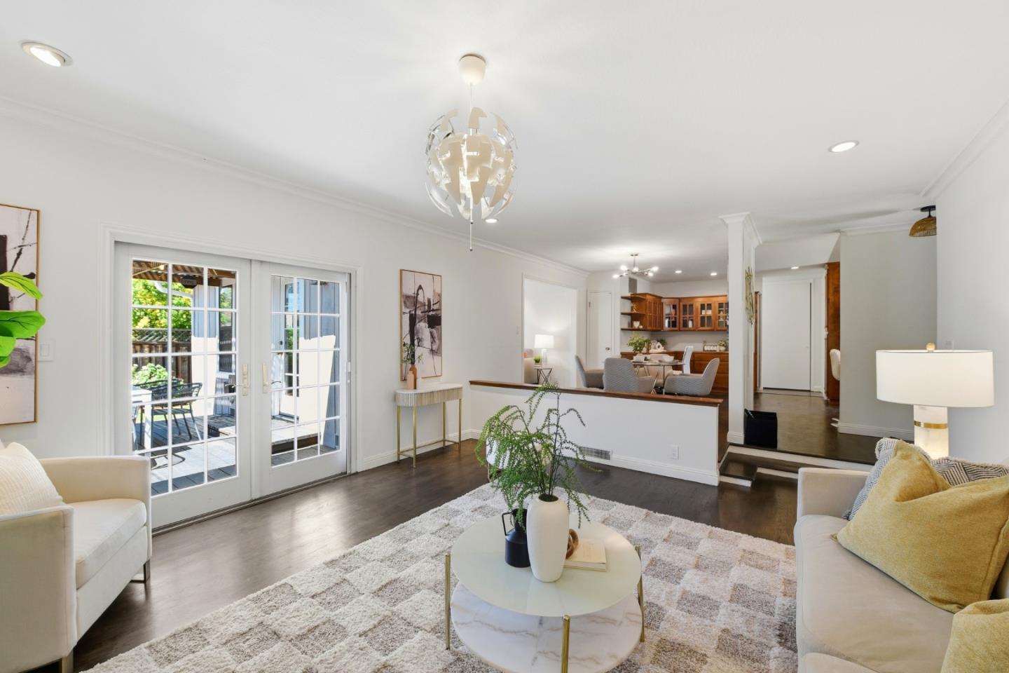 1683 Hyacinth Lane