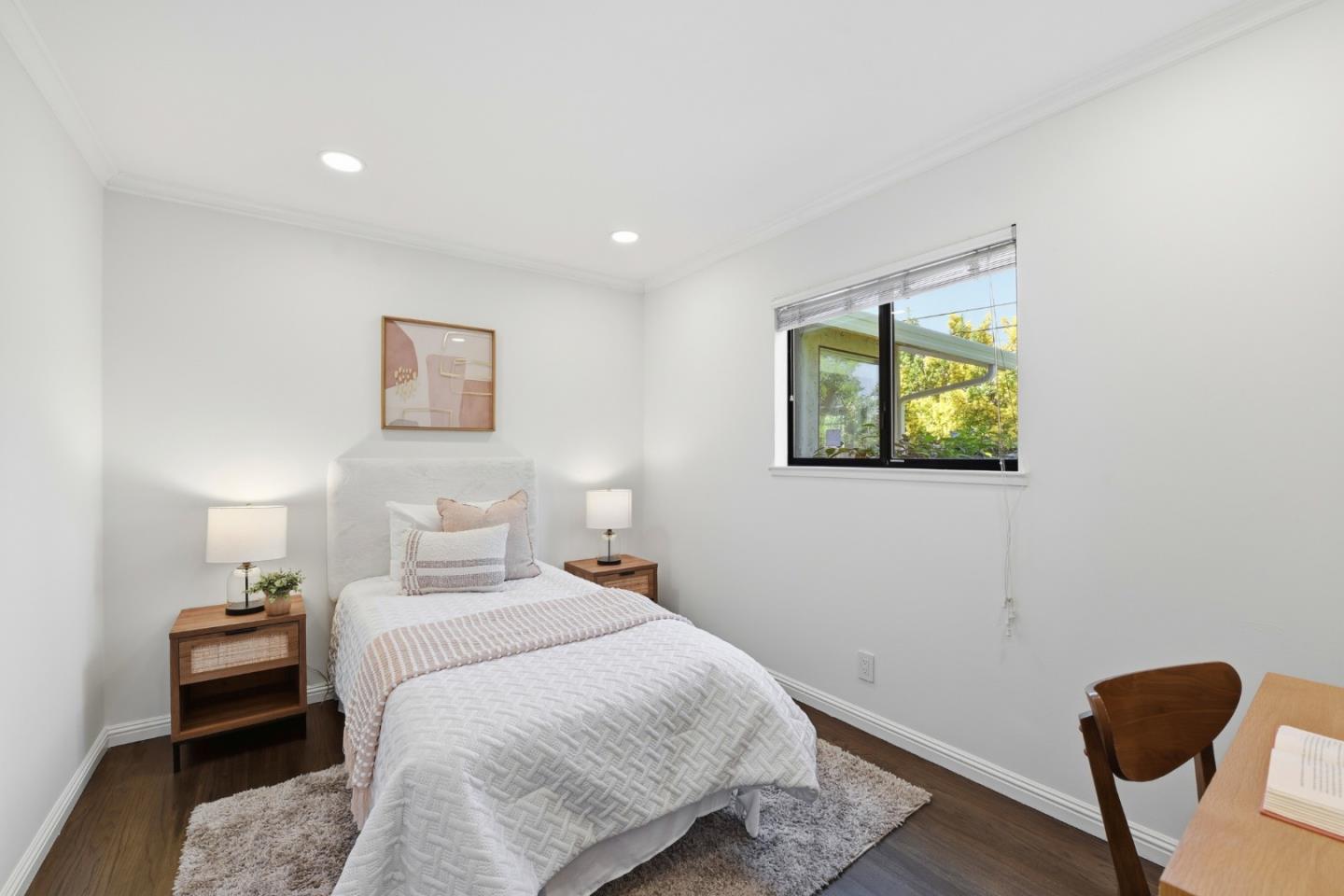 1683 Hyacinth Lane