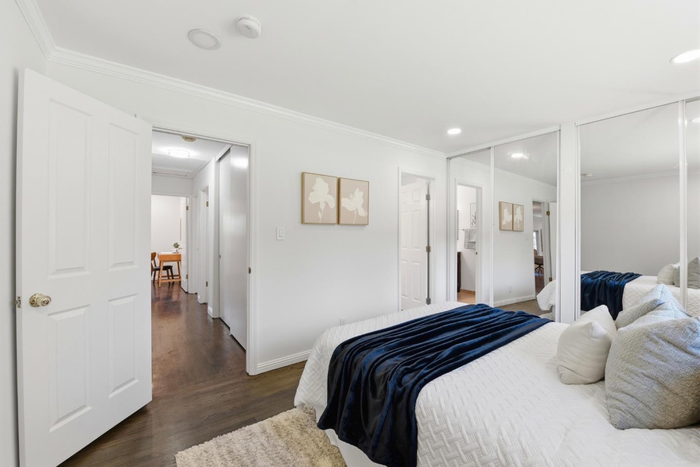 1683 Hyacinth Lane