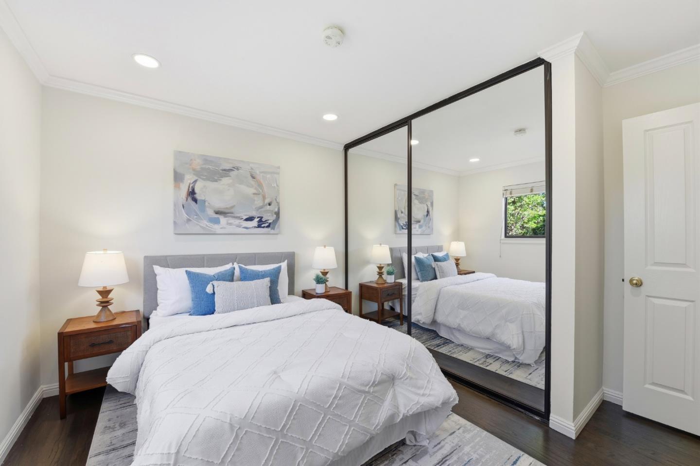 1683 Hyacinth Lane
