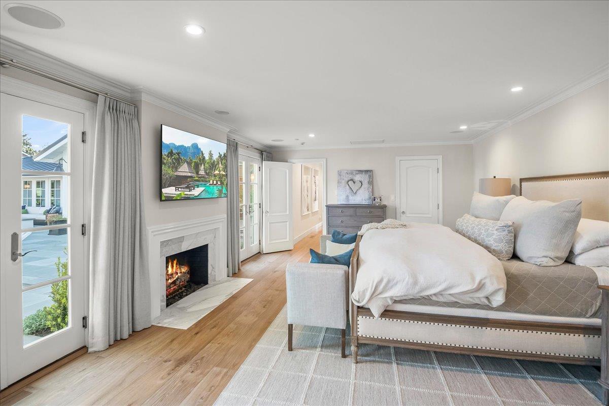 130 Longmeadow DR